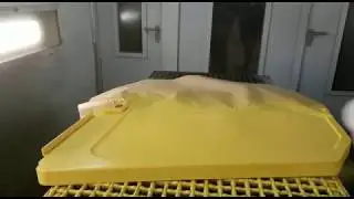 Natrysk lakieru Axalta PercoTop 9675  z dodatkiem  Coathylene MN6454 na podesty do autobusu