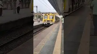 karjat local arriving ambernath #train #viral #karjat #local #shorts