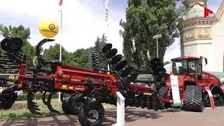 Обзор гусеничного трактора CASE Quadtrack 600, комбайна и мини техники