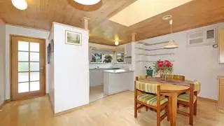 1 Chalmers Grove, Ferntree Gully