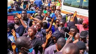 UNBELIEVABLE STORY IN GOMA, DRC. M 23 LOOTERS RETURN THE STOLEN GOODS UN TRUCK LOADS . FIND OUT WHY