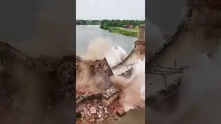 OMG😱😱 The bridge suddenly broken💔     #youtubeshorts #ytshorts #bridge #reels