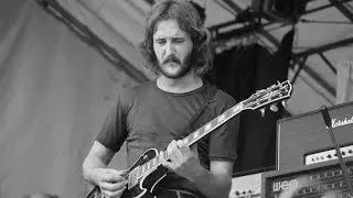 Why is JAN AKKERMAN Such a Good Guitarist?