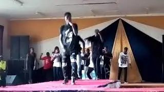 Ricky mikes perform at Mr. &Mrs uoe (uoe hcrew)