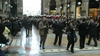 BANDA DEI CARABINIERI SFILATA IN GALLERIA