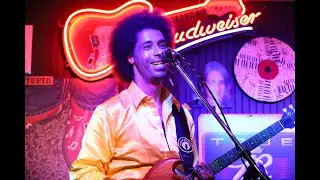 Buckingham Blues Bar - presents ... Selwyn Burchwood Bluesman Extraordinaire!