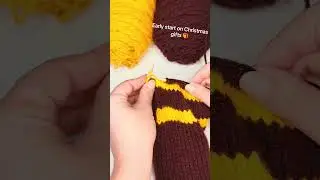 Hand Knitting a Gryffindor Scarf for Christmas | Harry Potter DIY Gift #shorts