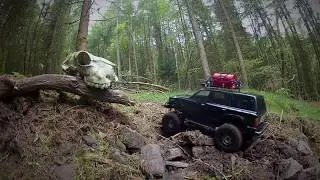 Custom Traxxas TRX-4 | Toyota 4Runner body | Modified Chassis | Skull Trail Adventure in the Woods