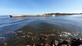 Lakes Entrance bar crossing low swell