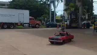 Mini opala fazendo borrachao no posto de gasolina