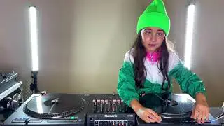 DIANA ROSS - UPSIDE DOWN X TAG TEAM - WHOOMP (WORDPLAY BY 8 YEARS OLD DJ MICHELLE)