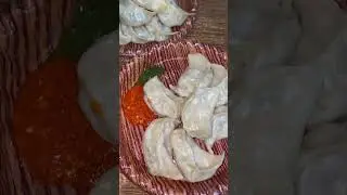 Лучшие куриные момо в Дехрадуне &laquo;Tandon&rsquo;s Snacks&raquo;🥟❤️ #шорты #youtubeshorts #ashortaday #foodie #momo