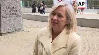 UK opposition leaders meet EU Brexit negotiator Barnier