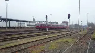 Schienenbus Einfahrt Bahnhof Neheim-H&uuml;sten. Sonderfahrt auf der Strecke der R&ouml;hrtalbahn