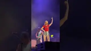 #concert #paramoreconcert #paramore #live #liveconcert #musicalconcert
