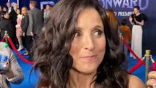 Julia Louis  Dreyfus At the onward red carpet