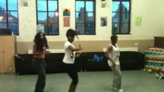 Work Divaettes rehearsing