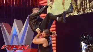 Machine Gun Kelly performs 