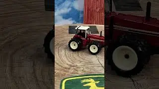 Ertl 1/64 International 3588 Prestige Collection 