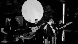 Saffron Soul - Stranger (live)