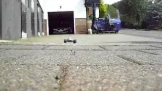 rc-car Team Associated RC18T /MT Buggy springt