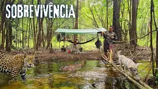 SOBREVIVÊNCIA NA AMAZÔNIA: Fiz fogo e assei a janta no meio do nada.