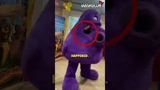 Costume Fail at Party 😂