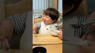 🍎Mugi gets super happy with his delicious rice bowl! Fork swinging everywhere! (1y7m9d No.11)