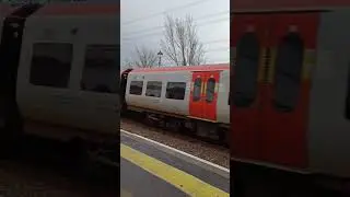Express train passing world longest name station, Wales UK 🇬🇧 1.19pm 9 Feb 2025