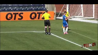 Arbitro expulsa a su juez de l&iacute;nea
