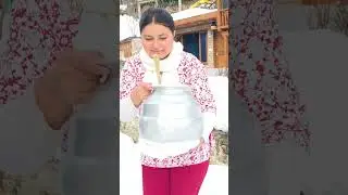 snowfall me road bhi bnd h🥲 #manali #shimla #vlog #ytshort #snow #vlogs #vlogger #adventure