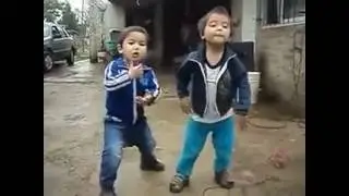 Ni&ntilde;os Bailando Wachiturro Del Corte!   xD