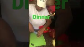 Arm work is real 🤣😋 #food #foodshorts #shorts #shortsfeed #thankful #dinner #subscribe