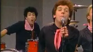 The Romantics - A Night Like This [with Bill Tush on the 'Tush Show']
