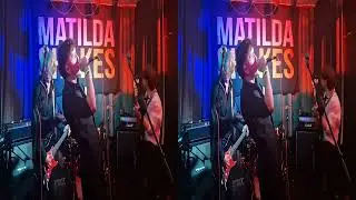 @HotFuzz-t7w 3DVR LIVE .....performing (?) i dont know the song