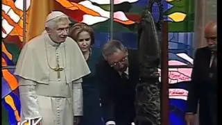 Benedict XVI meets with Raul Castro at the Revolutionary Palace in Havana
