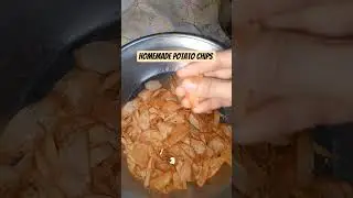 #homemade #chips #potatorecipe #potatosnacks #chatpatasnack #jhatpatrecipes