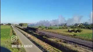 transito di un treno storico trainato dalla locomotiva a vapore 740 423 nei pressi di Serramanna...