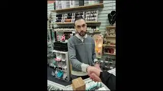 Сувенирный магазин без покупателей