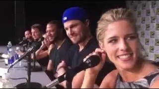 Arrow Cast sings Hamilton at SDCC 2016 Arrow Panel