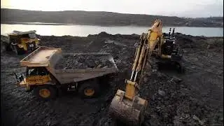 PC 1250-11R loading Tambang Batu bara PT Putra Sarana Transborneo (PST) site GBU