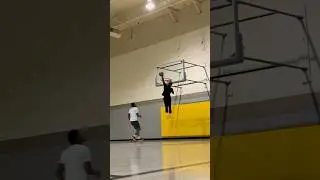 99 OVERALL 5&rsquo;6&rdquo; 4 LEVEL SCORER 😂😂