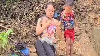  Heavy Rain Traps Mother & Child at Market | Emotional Simple Life Story | Survival in Storm