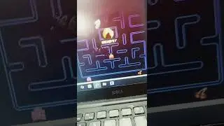 Pac-man (1980), but somethings strange....