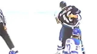 Mike MacWilliam vs Barry Potomski IHL 1994
