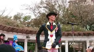 ジャックハートの犬の鳴き真似を褒めるMr.ダルメシア【ヴィランズ手下2018】
