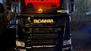 Moving 20ft container with loader crane and trailer