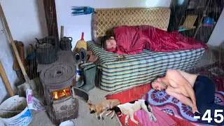 Trapped in a Deadly Snowstorm -45 Snowstorm and wolves, I'm hiding in a log cabin, off grid living