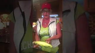 Corn husking kitchen hack!