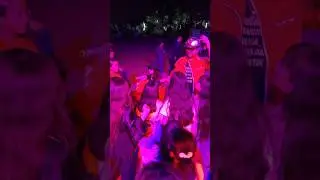 Movluda doll oq tosh lagerida potpischiklari bilan birga kuyladi